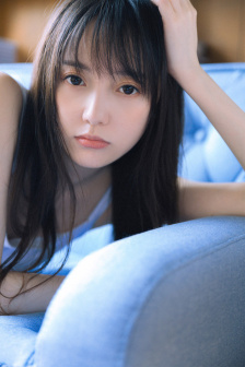 她穿成军区大佬女配妻也无风雨
